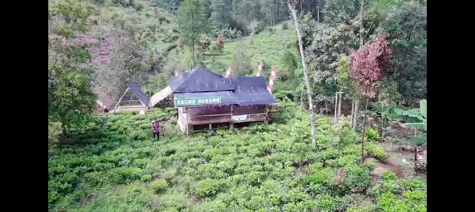 Private Cottage Saung Gunung Hotel in Bandung