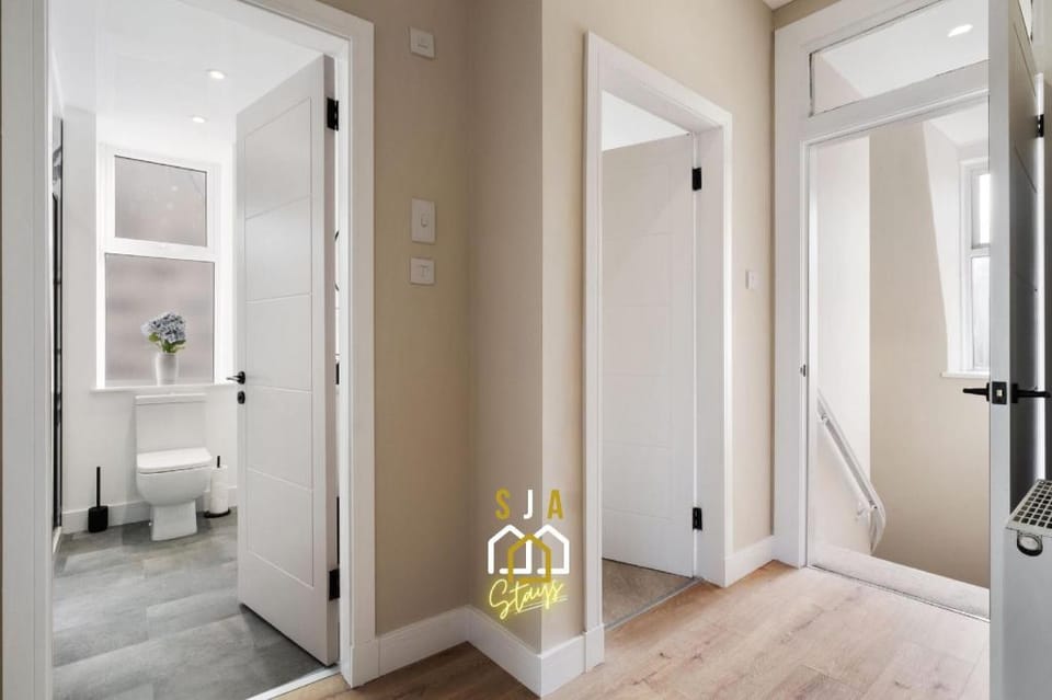 Church Street Residence - SJA Stays - 3 Bed Apartment Hotel in Aberdeen