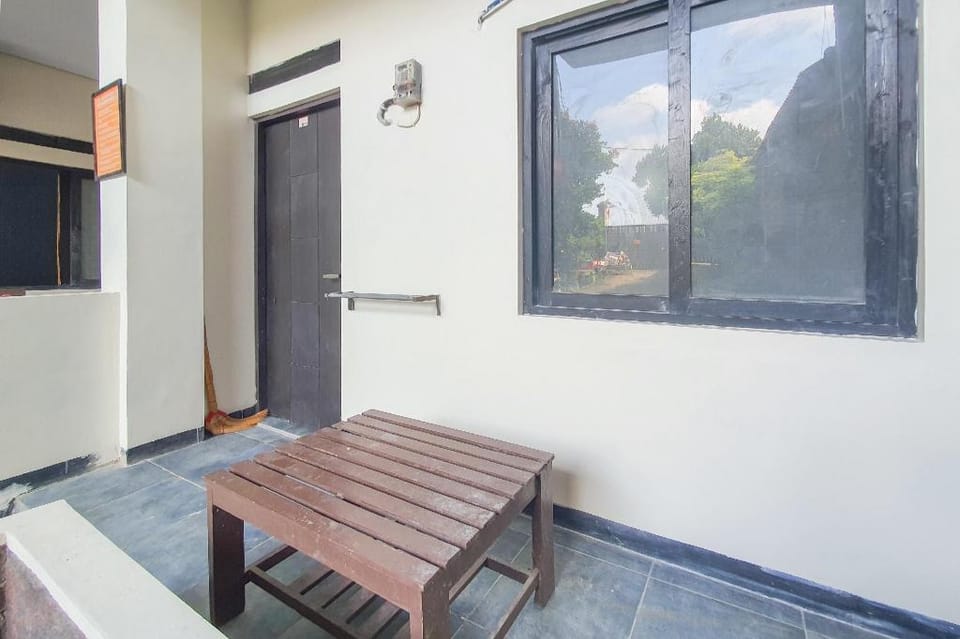 RedDoorz Syariah near Universitas Muhammadiyah Cirebon Hotel in West Java