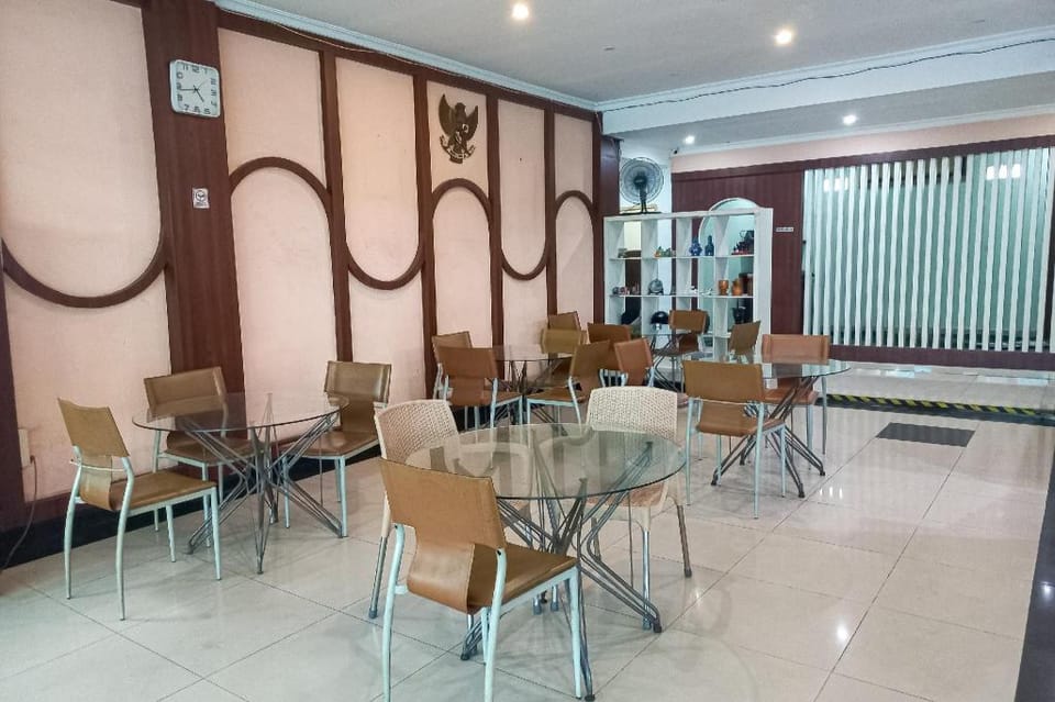 RedDoorz Hotel Baaraka near Living World Hotel in West Sumatra, Indonesia