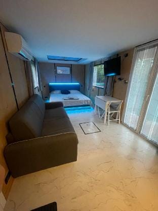 Floating Dream Apartment in Piedmont