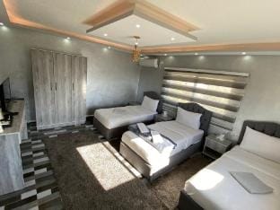 Petra pillres way hostel Apartment in Africa