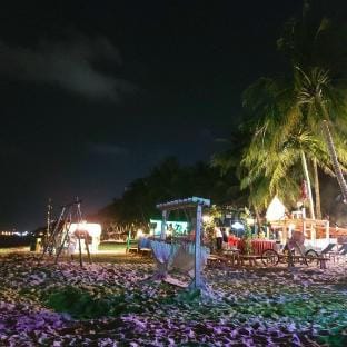 Beach near to Night Market Victoria Vacation house Vacation rental in Phu Quoc
