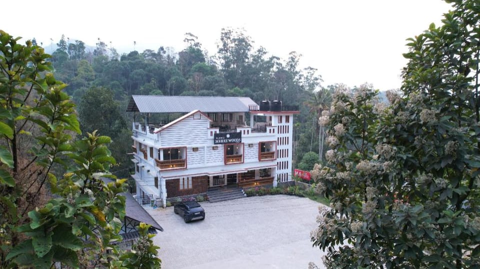 ELENJI MERRYWOODS Resort Hotel in Kerala