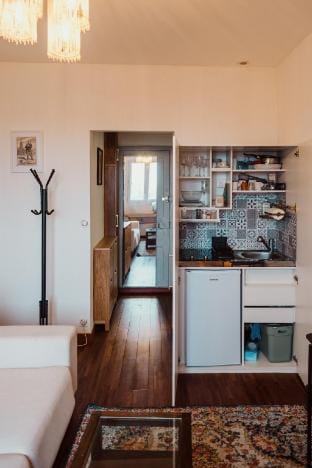 Cozy studio with lake view & Enghien Casino center Vacation rental in Santorini