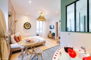 Le Nid d'Eliyah, suites avec jacuzzi 15min Disney Apartment in Île-de-France
