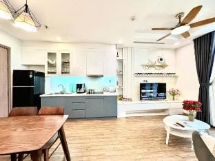 'Luxury 2-bedroom In Vinhomes Vacation rental in Laos