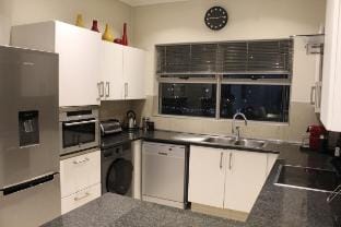 Luxury 2-bed Jade Executive Apartment in Sandton Vacation rental in Sandton