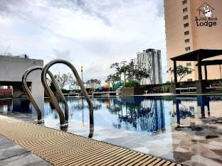 Co-Living for Female Single Bed /Wifi 600mb/Pool/Gym/MrtKuchai Vacation rental in Federal Territory of Kuala Lumpur