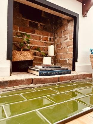 Cozy old Cottage nr sea now booking Autumn/Winter Vacation rental in Eastbourne