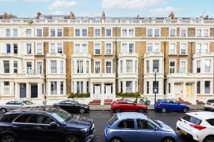 Cozy Garden Apartment Flat – Heart of Earls Court Apartment in City of Westminster