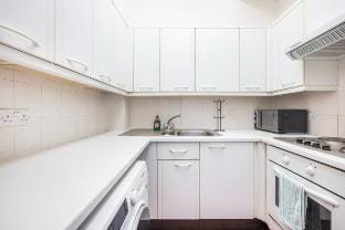 Cozy 1BR Steps from London Bridge & Borough Market Apartment in City of Westminster