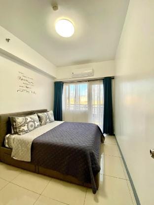 Lotus @ South Residences 2BR Vacation rental in Las Pinas