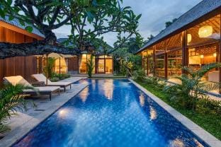 Lumira Villa – 4BR Tropical Retreat in Uluwatu Vacation rental in Bali