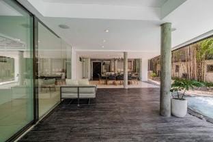 Palm Tree House - 5 Bedroom In Central Canggu Vacation rental in North Kuta
