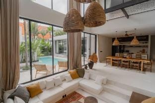 Minimalist Luxurious 3 Bedroom in Canggu Vacation rental in North Kuta