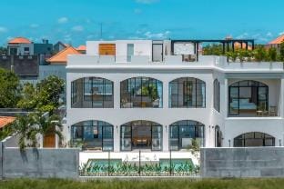 Le Mansion 2: 3BR Villa In Seseh - Canggu. Vacation rental in Kediri