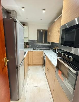 Stratford centre 2 or 3 bed in London Westflied  Apartment in London