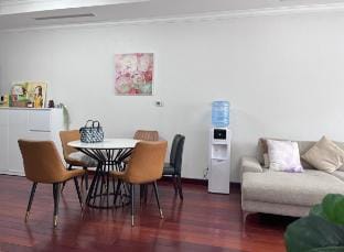 3 Bedroom Apartment Vinhomes Royal City Vacation rental in Hanoi