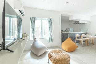 Skytree&Asakusa 10mins/1min to station/DowntownMix Vacation rental in Japan