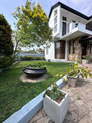 Chill Vibes Colombo by Tequila Holidays-5BR Villa Vacation rental in Western Province