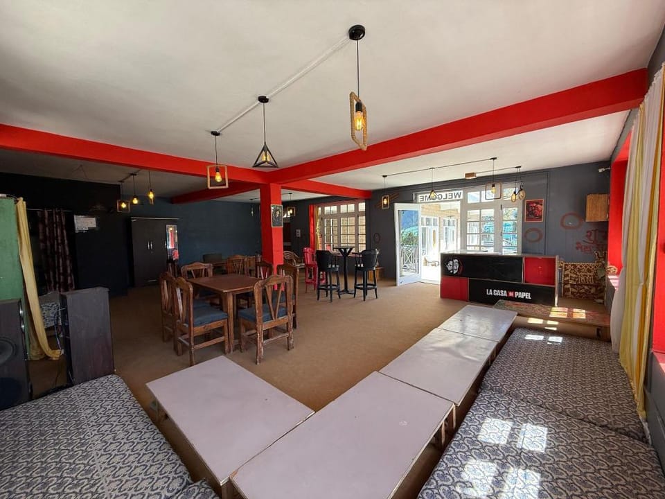 Lilly Inn & Cafe Hotel in Manali