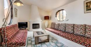 Porquerolles Architect designed apartment on sea Vacation rental in Hyères