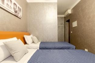 Unique Guesthouse Double room Roma Termini Station Vacation rental in Rome