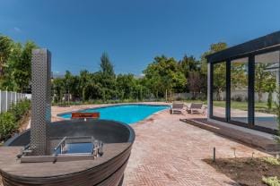 Spacious 4 bedroom villa - Swimmingpool & Hottub  Vacation rental in Franschhoek