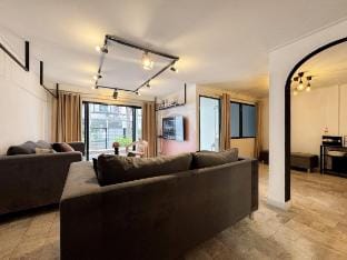 BTS Phrom Phong站步行四百米/市中心旅游区/日韩区4卧室花园别墅/步行EmSphere Vacation rental in Bangkok