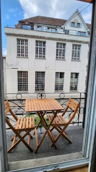 Apt 2A - RARE FIND: City Centre 2-BR Apt Vacation rental in Zurich City