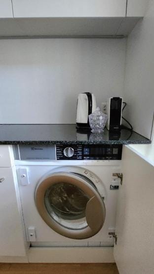 Apt 3A: Central Location: Spacious 2-BR Apartment Vacation rental in Zurich City