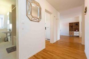Apt 5B: Guest Fav - Downtown 2-BR Loft Apartment Apartment in Zurich City