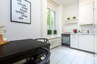 City Centre Spacious Studio Apartment E28 Gold Vacation rental in Zurich City