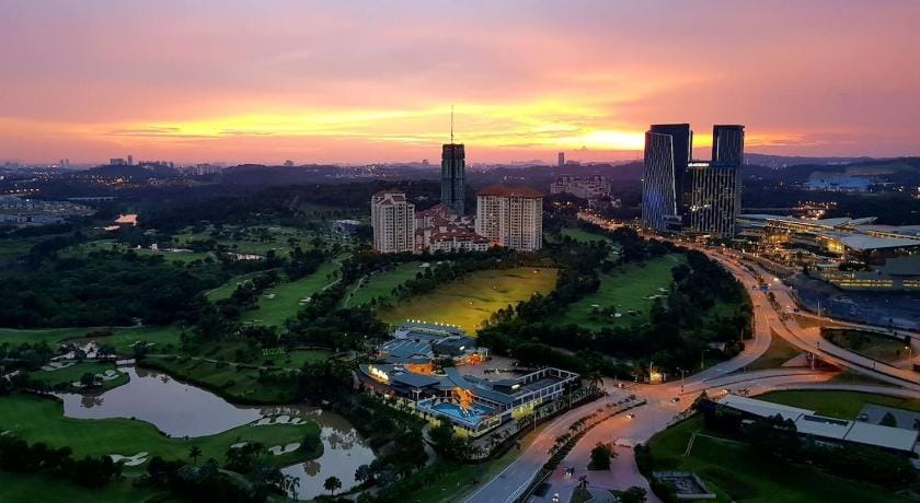 Luxury Rustic Suite Conezion  IOI Mall Putrajaya Hotel in Putrajaya