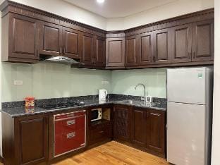 XOI Saka_7F_110m²_Lakeside_Kitchen_Laundry@Center Vacation rental in Hanoi