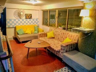 Small Room - Shared Bath - Aircondition Vacation rental in Bangkok