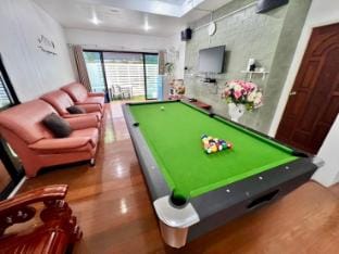 Cholly poolvilla ชลลี่พลูวิลล่า Chalet in Laos