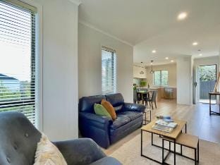 Six mins to Beach Brand New Spacious House  Vacation rental in Auckland