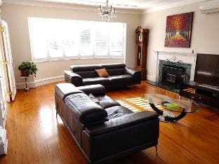 Three Mins to Beach Garden view 4- bedroom Villa Vacation rental in Auckland
