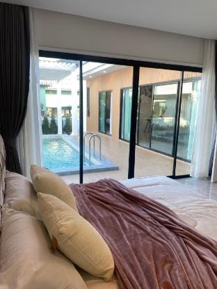 Good life good luck pool villa  Villa in Pattaya City