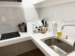 2-Unit Cozy Minimalist Home 8-10pax Wifi + Netflix Vacation rental in Calabarzon