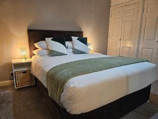 Binley Home for Contractors, Families, Relocators Vacation rental in Coventry