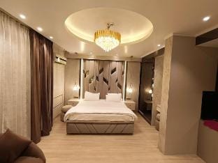 The Goldenfinch Apartment in Lucknow