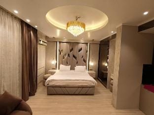 The Goldenfinch Apartment in Lucknow