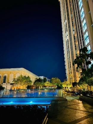Luxury Staycation | Venice w/ Balcony near Bgc Vacation rental in Makati