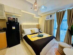 Staycation near Venice Mall mckinley taguig Vacation rental in Makati