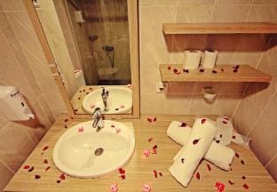 Red House Vip with jacuzzi Vacation rental in Istanbul