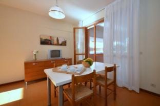 Charming and Spacious Holiday Flat in Bibione with Pool Access Apartment in Bibione