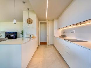 beachfront bliss & spa - luxury 2BR pool gym spa Vacation rental in Faro District